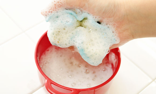 洗剤で泡立つとうもろこしからできたスポンジクロス