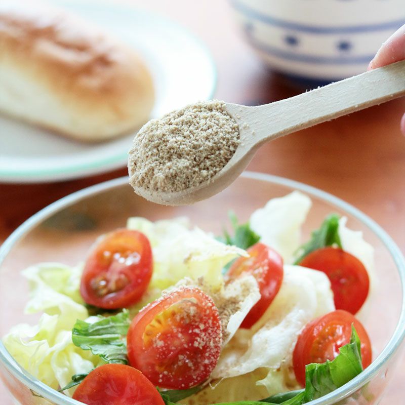 ごまのおからをかけたサラダ